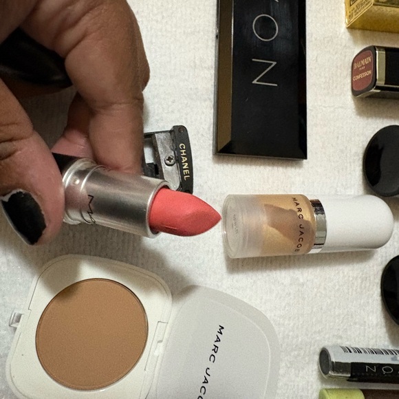 Designer Makeup Bundle - Picture 3 of 8